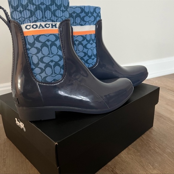 NIB Coach Rivington Rain Bootie, size 6 - Picture 8 of 9